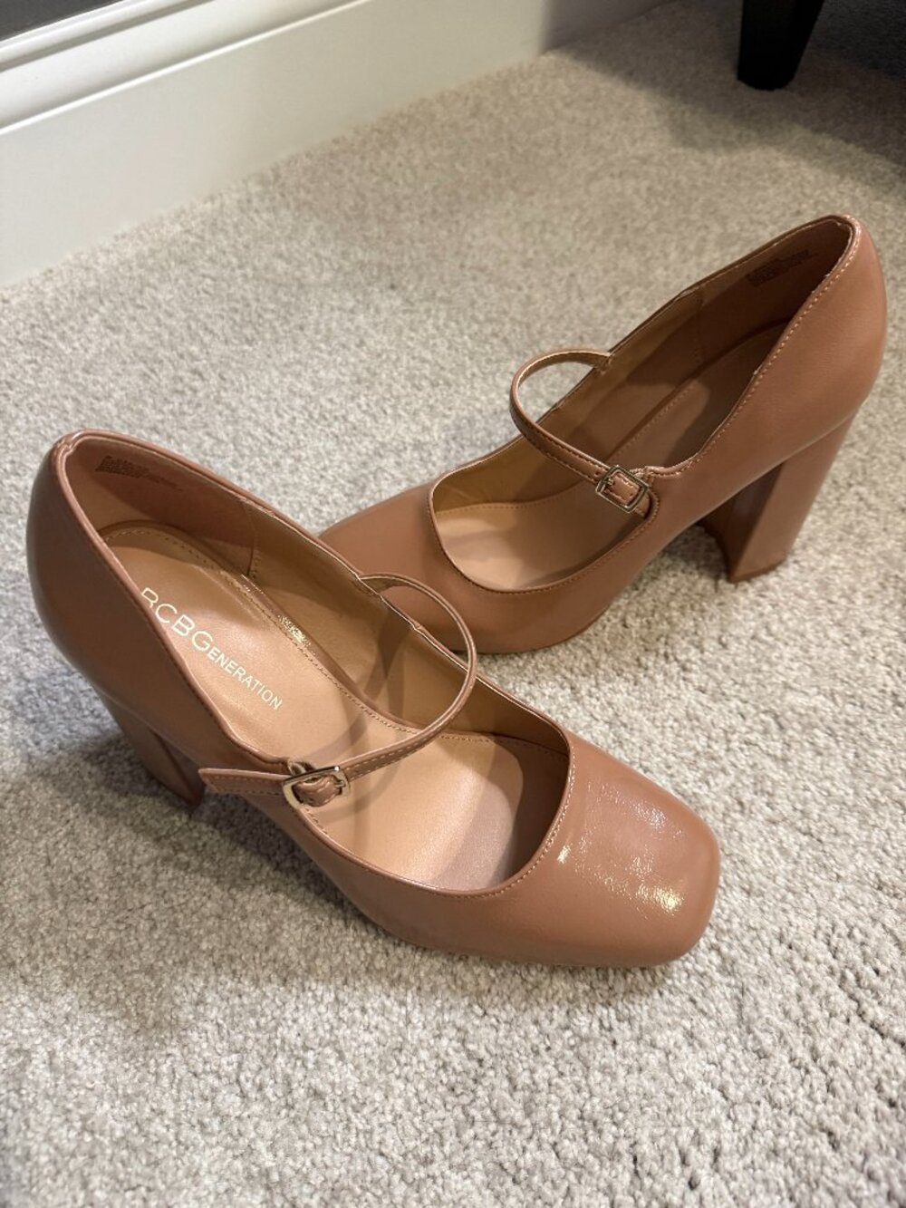 EUC Women's Dannie Block-Heel Mary-Jane Pumps Nude/Tan Patent Size 8.5